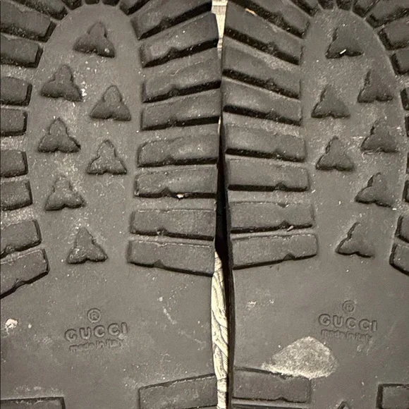 Gucci Black Slides with Signature Green and Red Stripes - Picture 6 of 6